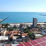 Praia De Iracema Vista Para O Mar De 180