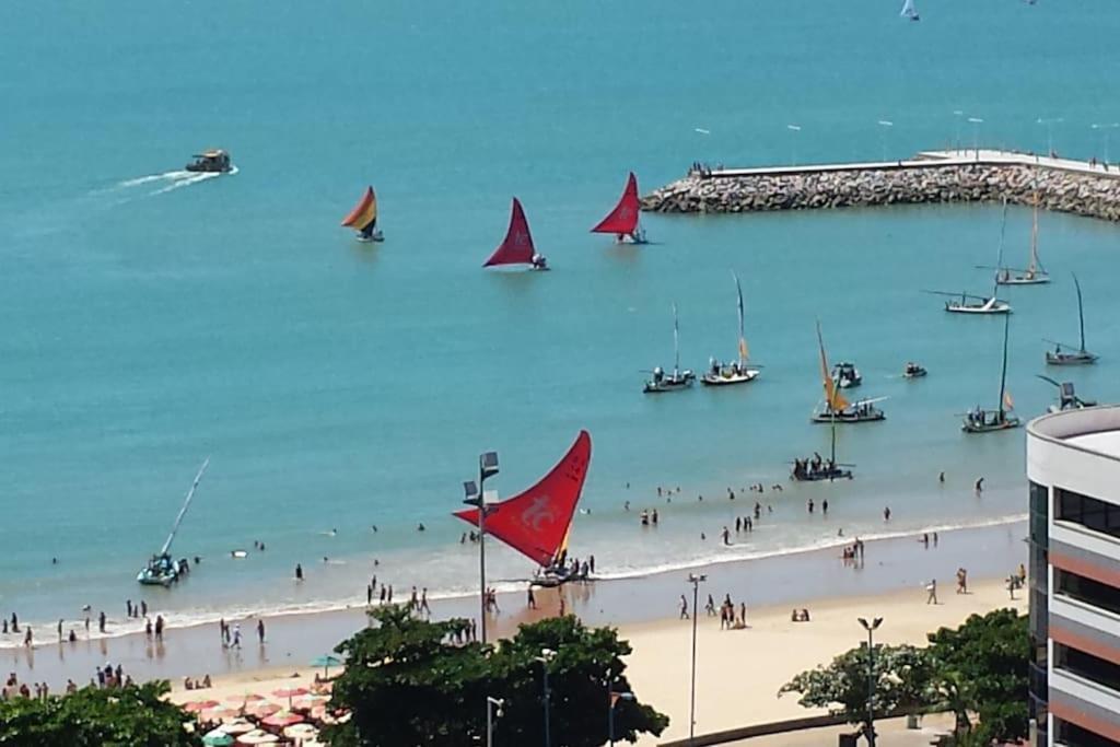 Praia De Iracema Vista Para O Mar De 180