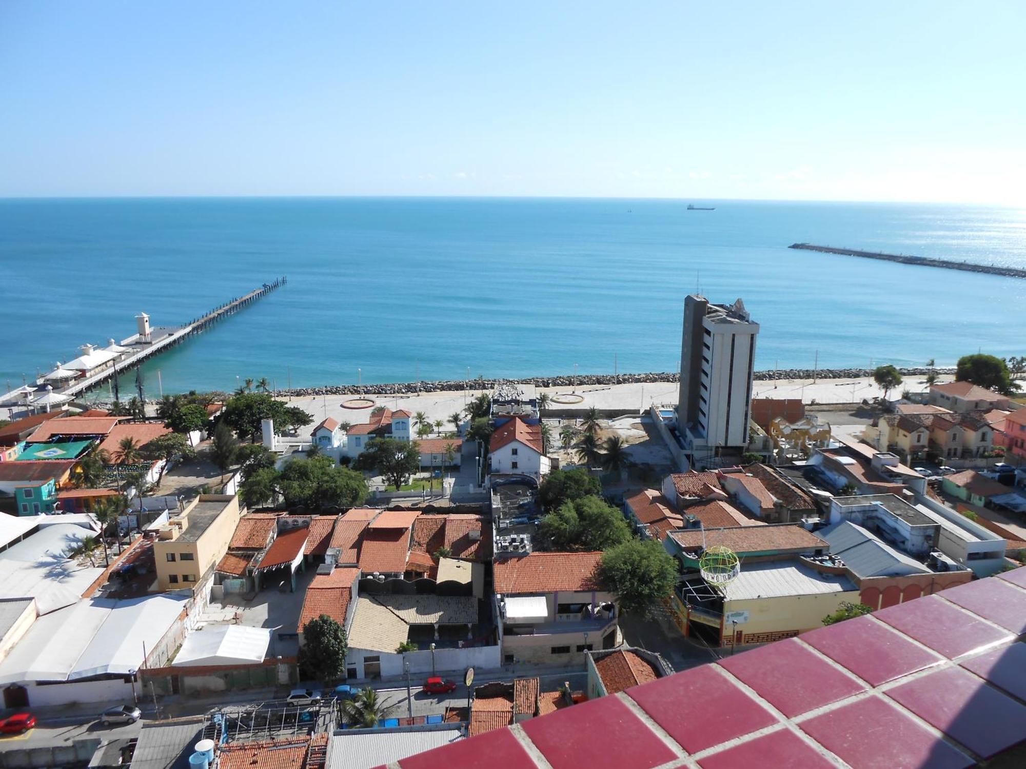 Praia De Iracema Vista Para O Mar De 180